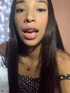 Snapshot of Nicole_cute1 chatting on 02.18.25 Nicole cute1 online show from 02.18.25