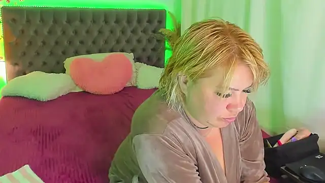 CurlyDreams online show from 06.24.26