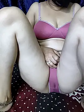 Snapshot of kaveerpooja947 chatting on 03.12.26 kaveerpooja947 online show from 03.12.26