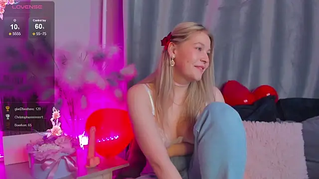 Snapshot of Colleen_Blake chatting on 02.13.25 Colleen Blake online show from 02.13.25