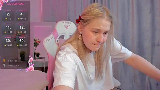 Snapshot of Colleen_Blake chatting on 02.19.25 Colleen Blake online show from 02.19.25