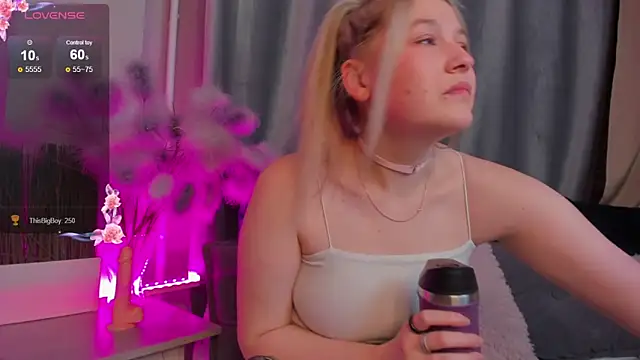 Snapshot of Colleen_Blake chatting on 02.21.25 Colleen Blake online show from 02.21.25