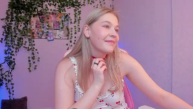 Snapshot of Colleen_Blake chatting on 02.28.25 Colleen Blake online show from 02.28.25