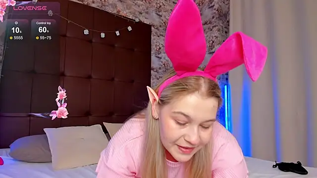 Snapshot of Colleen_Blake chatting on 03.10.25 Colleen Blake online show from 03.10.25