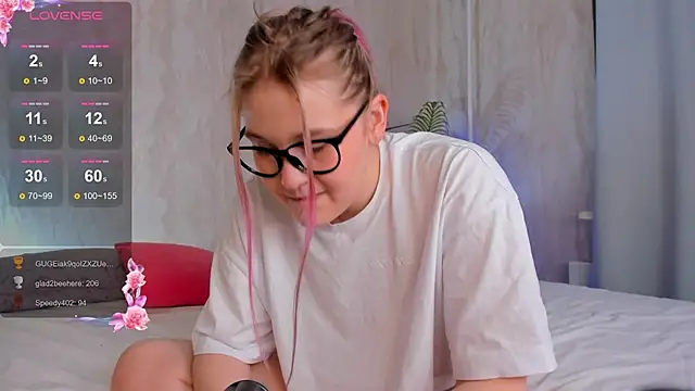 Snapshot of Colleen_Blake chatting on 03.17.25 Colleen Blake online show from 03.17.25