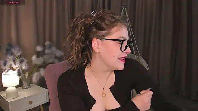 Snapshot of Colleen_Blake chatting on 10.14.25 Colleen Blake online show from 10.14.25