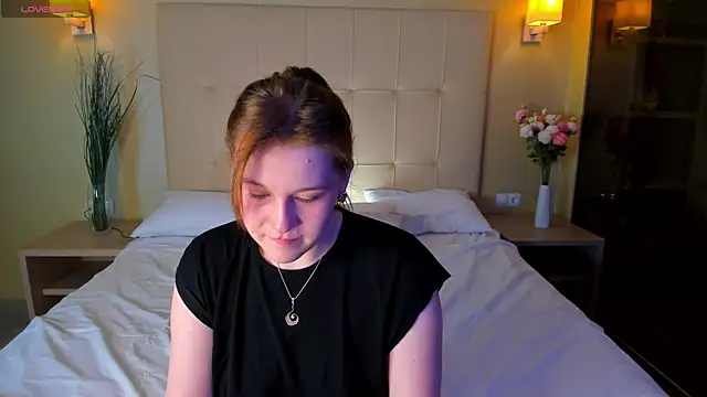 Snapshot of Colleen_Blake chatting on 10.20.25 Colleen Blake online show from 10.20.25