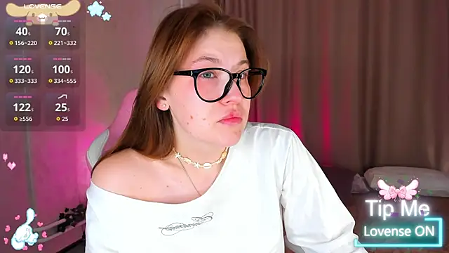 Snapshot of Colleen_Blake chatting on 11.25.25 Colleen Blake online show from 11.25.25