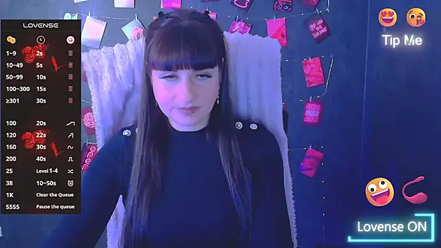 Snapshot of Violla_My chatting on 12.19.25 Violla My online show from 12.19.25