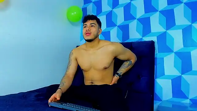 Snapshot of jeisonstark chatting on 02.28.25 jeisonstark online show from 02.28.25