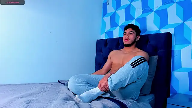 Snapshot of jeisonstark chatting on 03.06.25 jeisonstark online show from 03.06.25