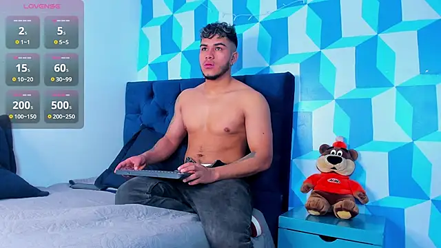 Snapshot of jeisonstark chatting on 03.07.25 jeisonstark online show from 03.07.25