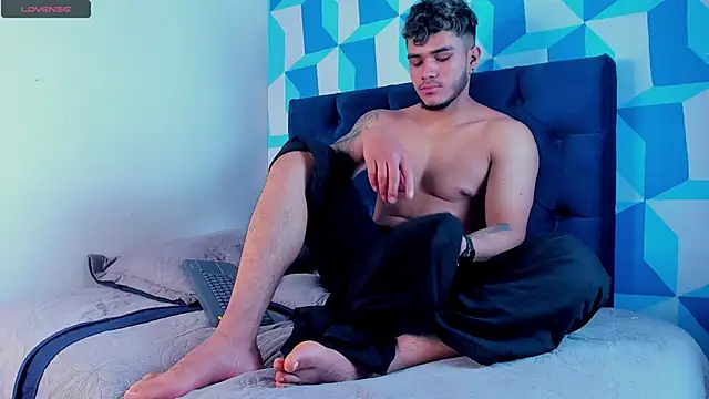 Snapshot of jeisonstark chatting on 03.12.25 jeisonstark online show from 03.12.25