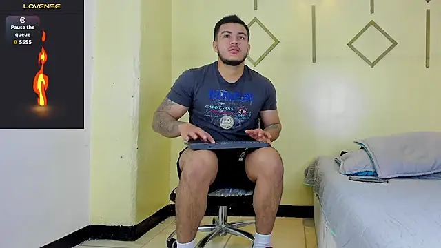 Snapshot of jeisonstark chatting on 10.11.25 jeisonstark online show from 10.11.25