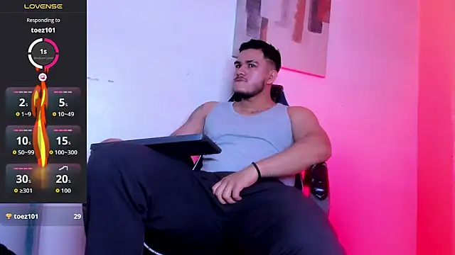 Snapshot of jeisonstark chatting on 10.20.25 jeisonstark online show from 10.20.25