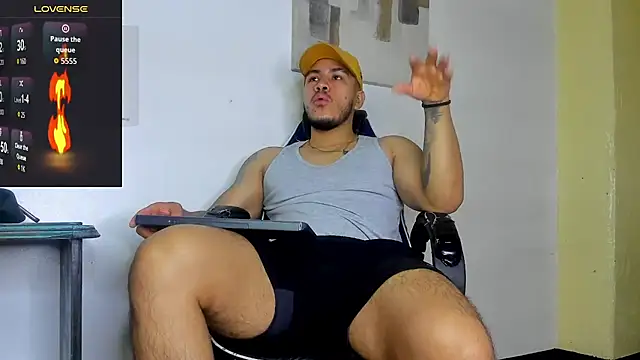 Snapshot of jeisonstark chatting on 10.24.25 jeisonstark online show from 10.24.25