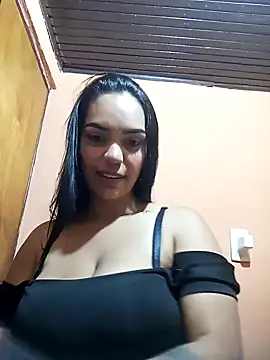 Snapshot of Sara-77 chatting on 01.05.25 Sara-77 online show from 01.05.25