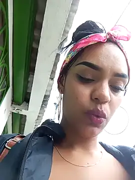 Snapshot of Sara-77 chatting on 01.31.25 Sara-77 online show from 01.31.25