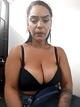 Snapshot of Sara-77 chatting on 02.11.25 Sara-77 online show from 02.11.25