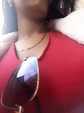 Snapshot of Sara-77 chatting on 03.13.25 Sara-77 online show from 03.13.25