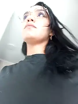 Snapshot of Sara-77 chatting on 09.27.25 Sara-77 online show from 09.27.25