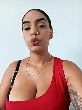 Snapshot of Sara-77 chatting on 10.21.25 Sara-77 online show from 10.21.25