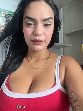 Snapshot of Sara-77 chatting on 11.18.25 Sara-77 online show from 11.18.25