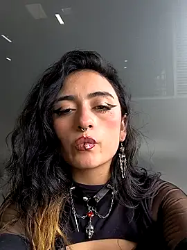 Snapshot of Lila_Desiree chatting on 01.04.25 Lila Desiree online show from 01.04.25