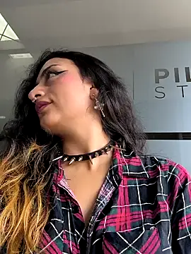 Snapshot of Lila_Desiree chatting on 02.15.25 Lila Desiree online show from 02.15.25