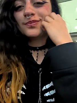 Snapshot of Lila_Desiree chatting on 03.04.25 Lila Desiree online show from 03.04.25