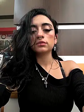 Snapshot of Lila_Desiree chatting on 10.13.25 Lila Desiree online show from 10.13.25