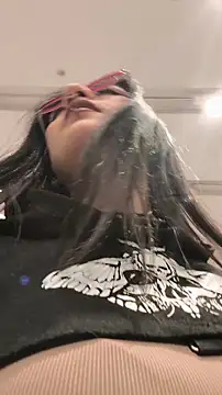 Snapshot of Lila_Desiree chatting on 10.22.25 Lila Desiree online show from 10.22.25