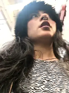 Snapshot of Lila_Desiree chatting on 11.02.25 Lila Desiree online show from 11.02.25