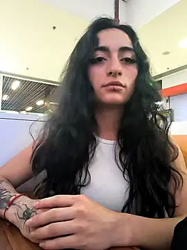 Snapshot of Lila_Desiree chatting on 11.06.25 Lila Desiree online show from 11.06.25