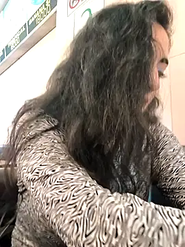 Snapshot of Lila_Desiree chatting on 11.20.25 Lila Desiree online show from 11.20.25