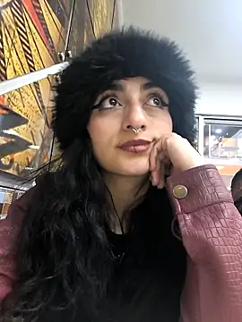 Snapshot of Lila_Desiree chatting on 11.28.25 Lila Desiree online show from 11.28.25