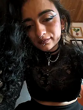 Snapshot of Lila_Desiree chatting on 12.05.25 Lila Desiree online show from 12.05.25