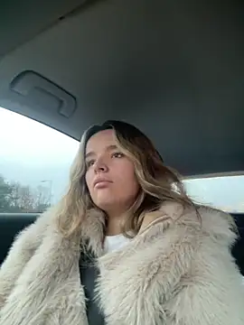 maisiesmithx online show from 12.16.25