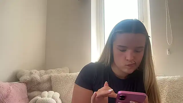 Snapshot of maisiesmithx chatting on 07.20.26 maisiesmithx online show from 07.20.26