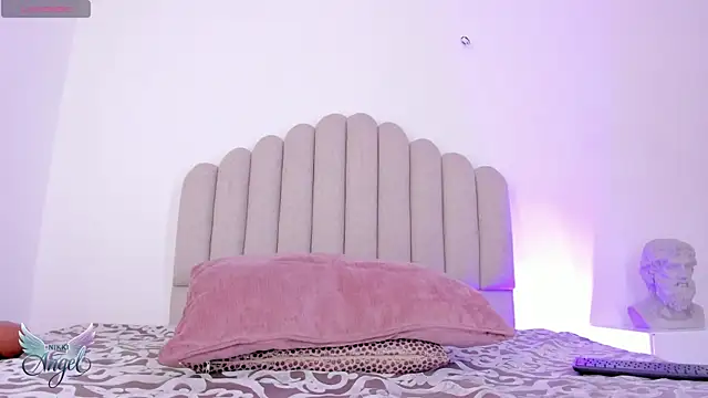 Nikki Angel  online show from 03.16.25