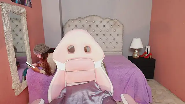 DevoniCollins online show from 02.13.25