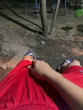 Snapshot of Erick-90 chatting on 10.25.25 Erick-90 online show from 10.25.25