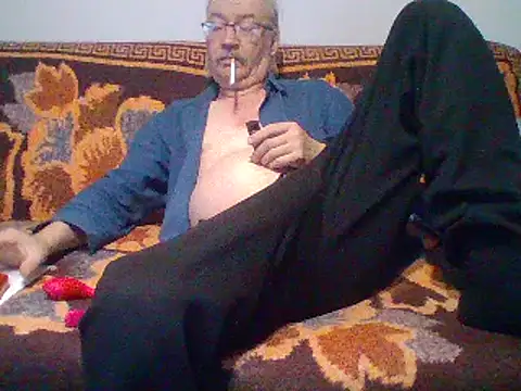 Snapshot of loverboyxxx69 chatting on 02.12.25 loverboyxxx69 online show from 02.12.25