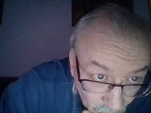 Snapshot of loverboyxxx69 chatting on 02.25.25 loverboyxxx69 online show from 02.25.25