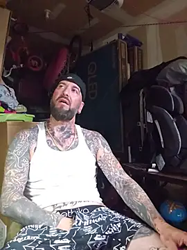Snapshot of Beardedtattood chatting on 07.28.26 Beardedtattood online show from 07.28.26