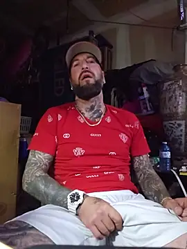 Snapshot of Beardedtattood chatting on 08.07.26 Beardedtattood online show from 08.07.26