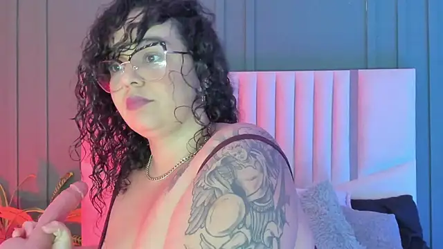 Snapshot of Reginavegaa chatting on 02.28.25 Reginavegaa online show from 02.28.25