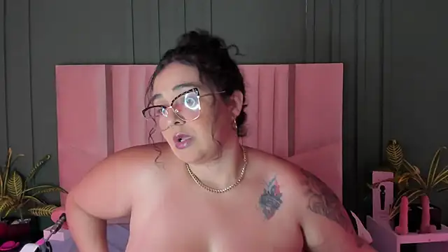 Snapshot of Reginavegaa chatting on 03.03.25 Reginavegaa online show from 03.03.25