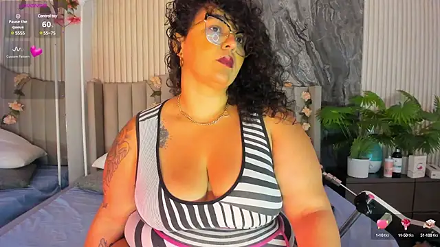 Snapshot of Reginavegaa chatting on 03.04.25 Reginavegaa online show from 03.04.25