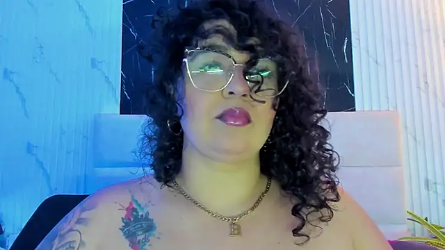 Snapshot of Reginavegaa chatting on 09.10.25 Reginavegaa online show from 09.10.25